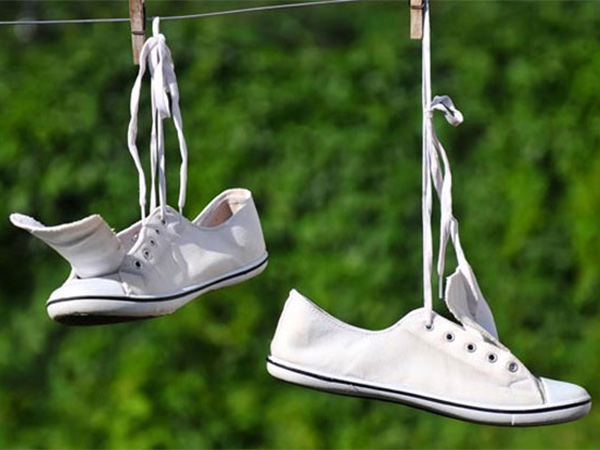 Mẹo khử mùi hôi chân và giày dép