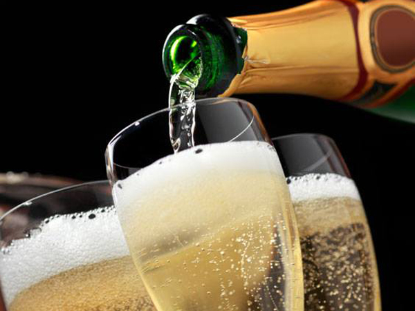 Tìm Hiểu Về Rượu Champagne